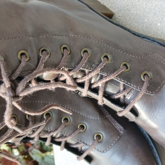 Madden Girl Women's Gamer Lace-Up Boot Size 9. EUC - Picture 4 of 12